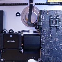 A merevlemez helyére SSD-t építettünk – SSD bővítés iMac-en