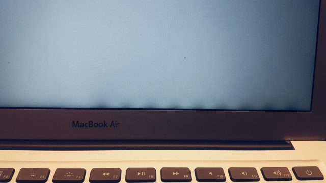 háttérfény probléma Mac, Mac javítás cikksorozat, MacBook képernyő hiba, foltos