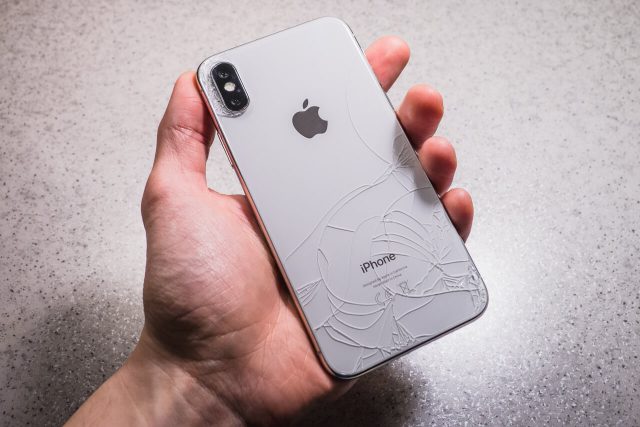 iPhone X törött hátlapja, hátlapcsere, törött iPhone hátlap cseréje