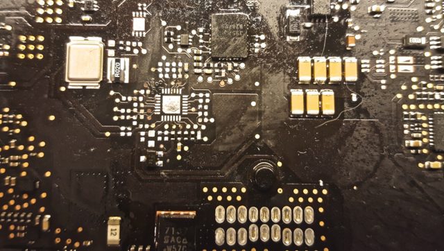 Leszerelt töltésvezérlő MacBook 2015, 13", MacBook alaplap javítása