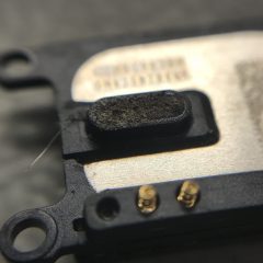 Eltömődött iPhone hangszóró