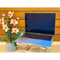 macbook pro 13" 2019
