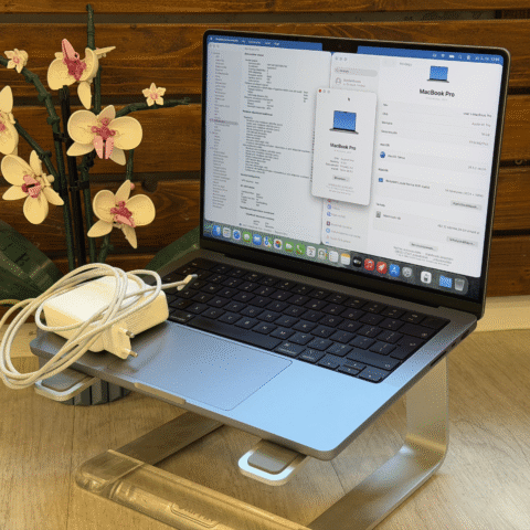 MacBook Pro 14" 2021 M1 Pro 16GB / 512SSD asztroszürke