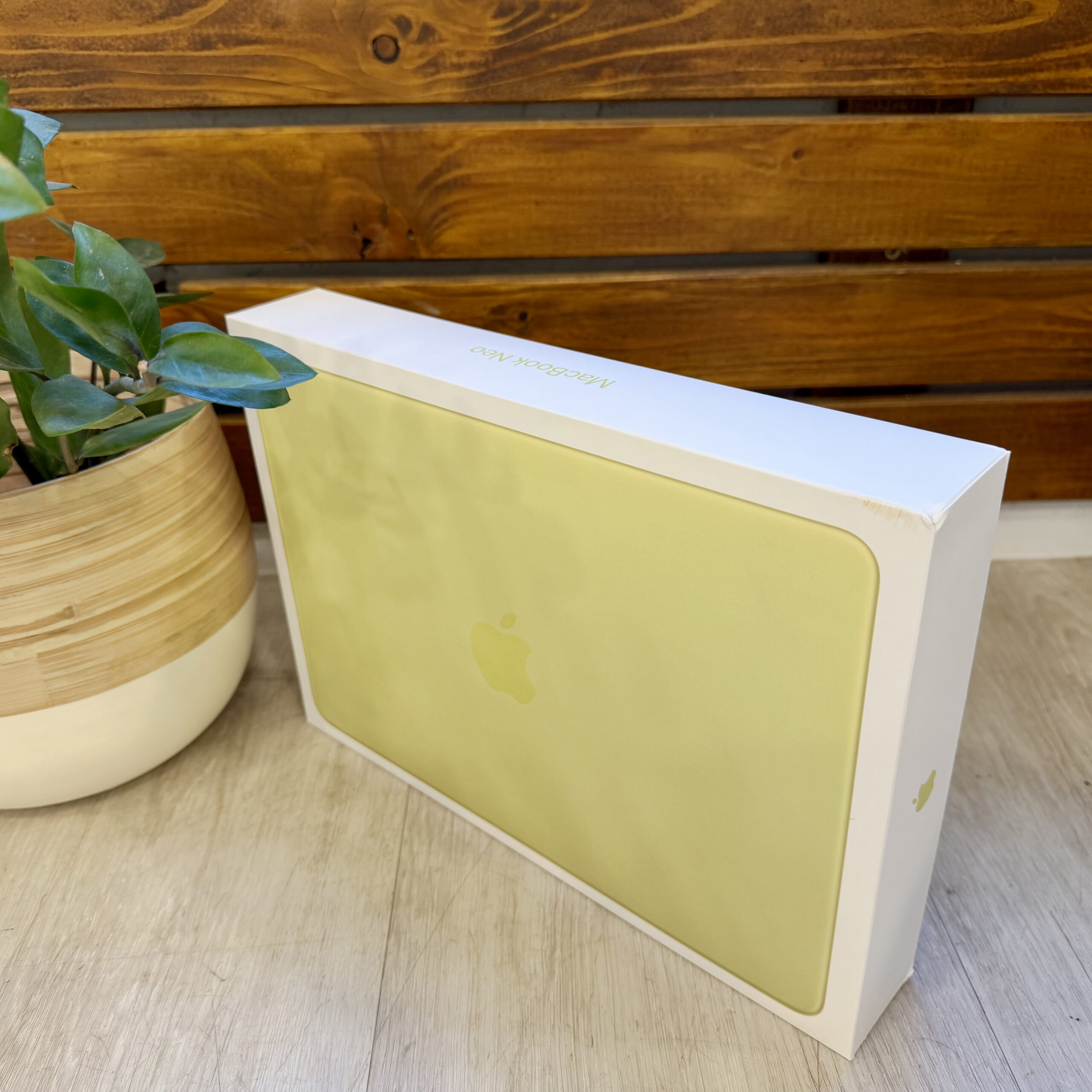MacBook Neo 13" 8GB/256SSD citrus 27% áfás 1 év garancia (bontatlan)