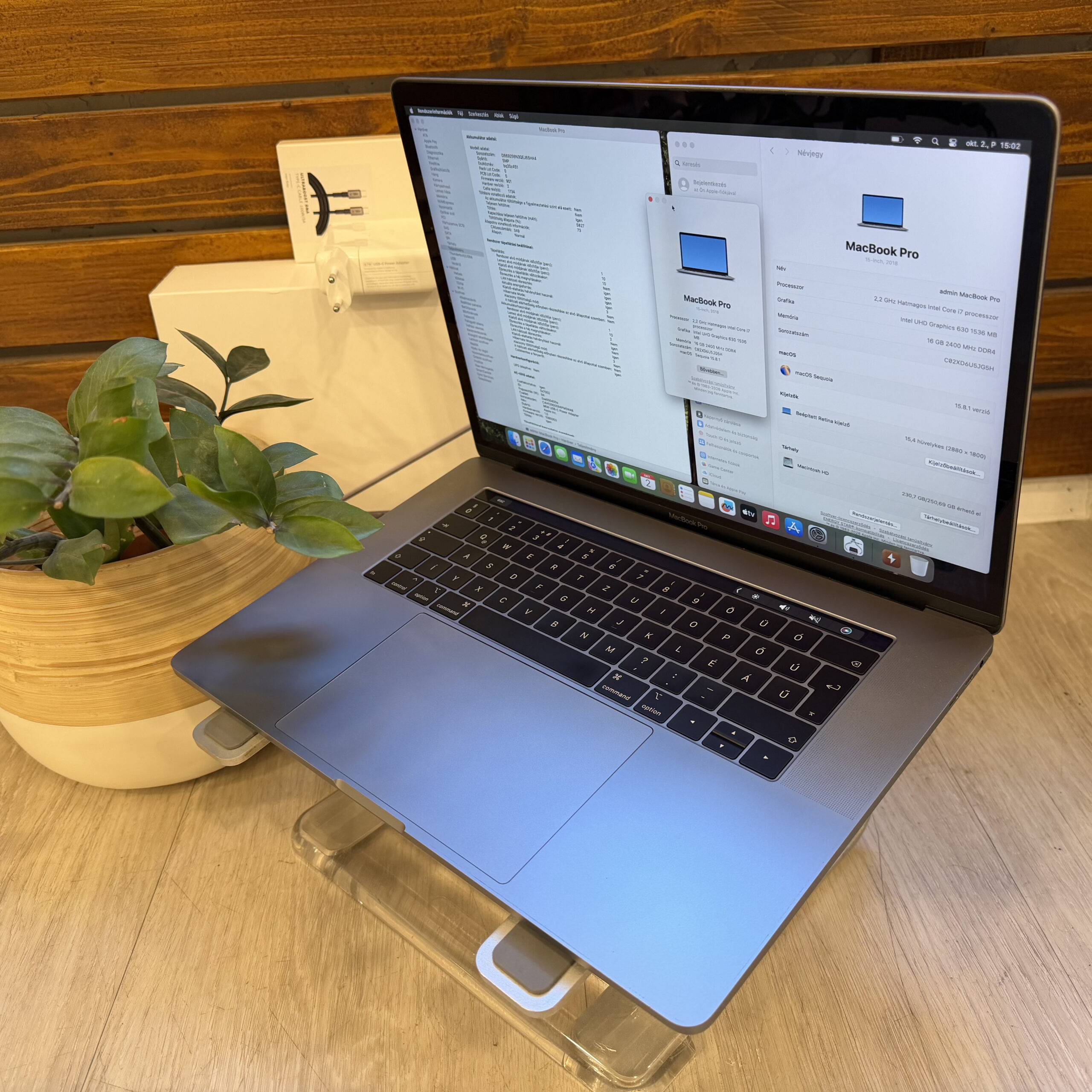 macbook pro 15" touchbar 2018 i7 2.2ghz / 16gb / 256ssd asztroszürke